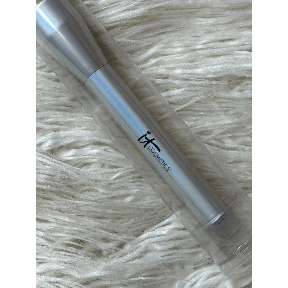 It Cosmetics Heavenly Luxe Angled Buffing Foundation Brush C6156